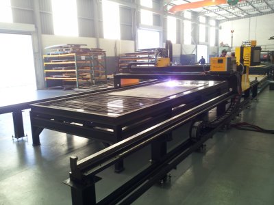 Large CNC plasma cutting table